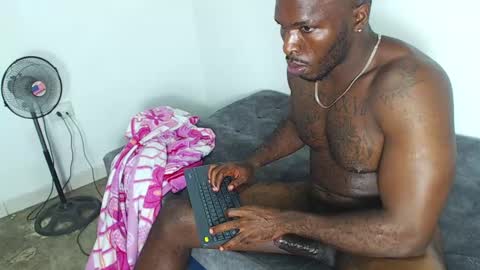 Snapshot of samsondauda chatting on 15, 1, 2025 samson dauda online show from 15, 1, 2025