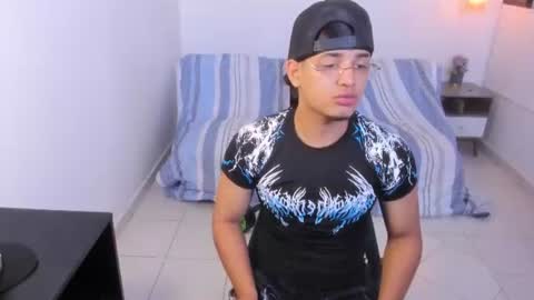 samxx_muscle online show from 8, 7, 2026