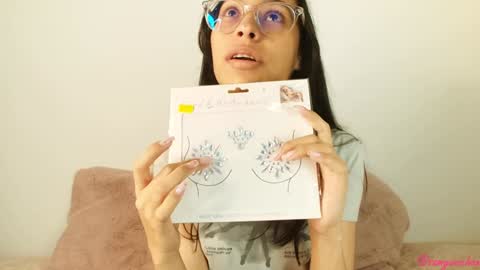 Snapshot of samyonichan chatting on 6, 2, 2025 Special show on 17 december and 23 UwU online show from 6, 2, 2025