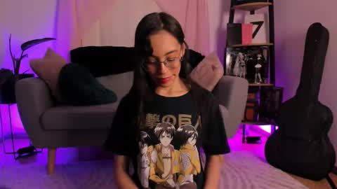 Snapshot of samyonichan chatting on 5, 11, 2025 Special show on 17 december and 23 UwU online show from 5, 11, 2025