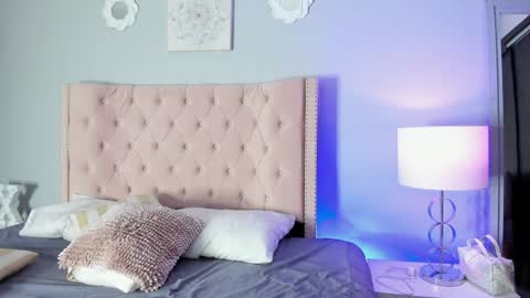 MilaSander online show from 7, 1, 2025