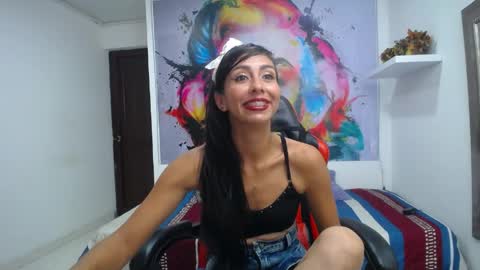 Snapshot of sandra_petite19 chatting on 4, 5, 2026 sandra online show from 4, 5, 2026
