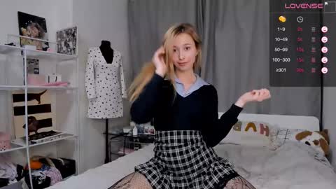 Snapshot of sandycramerrr chatting on 22, 11, 2025 Sandy online show from 22, 11, 2025