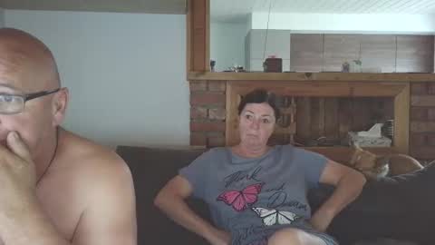 Snapshot of sanroom chatting on 12, 10, 2025 sanroom online show from 12, 10, 2025