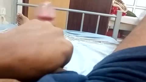 Snapshot of santhoshlees chatting on 21, 11, 2025 Harder online show from 21, 11, 2025