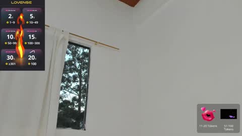 Snapshot of santi_brown1 chatting on 20, 1, 2025 Santibrown online show from 20, 1, 2025