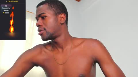 Snapshot of santi_brown1 chatting on 28, 1, 2025 Santibrown online show from 28, 1, 2025