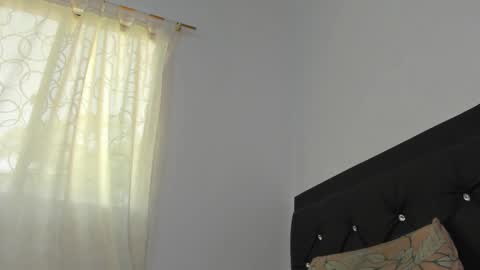 Snapshot of santi_brown1 chatting on 2, 10, 2025 Santibrown online show from 2, 10, 2025