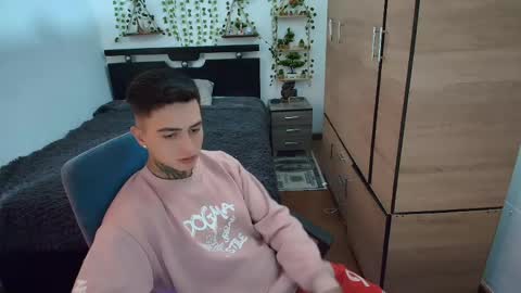 santi_ss online show from 15, 4, 2026