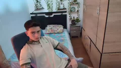 santi_ss online show from 10, 7, 2026