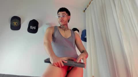 Snapshot of santi_xximo chatting on 16, 10, 2025 Santiago online show from 16, 10, 2025