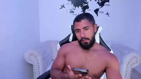 santiago_huntt online show from 22, 9, 2025