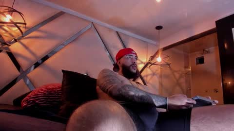 Santiago Hincapiie online show from 5, 3, 2026