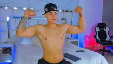 Santi Reyes online show from 7, 11, 2025