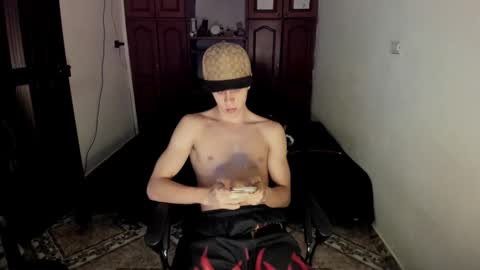 Snapshot of santiceballo chatting on 5, 3, 2025 Julius Novachrono online show from 5, 3, 2025