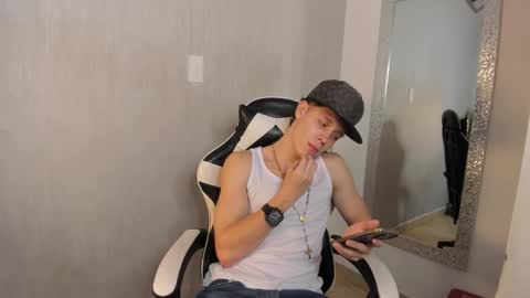 Julius Novachrono  online show from 25, 10, 2025