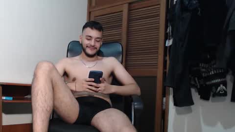 Snapshot of santiexxx chatting on 19, 10, 2025 santiexxx online show from 19, 10, 2025