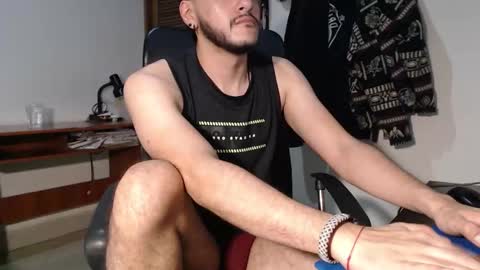 Snapshot of santiexxx chatting on 22, 10, 2025 santiexxx online show from 22, 10, 2025