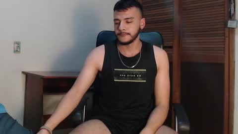 Snapshot of santiexxx chatting on 2, 11, 2025 santiexxx online show from 2, 11, 2025