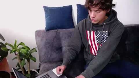 Snapshot of santii_rose chatting on 29, 12, 2024 Santii online show from 29, 12, 2024