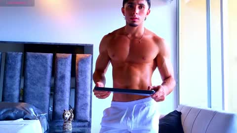 Santiago Seans online show from 31, 5, 2026