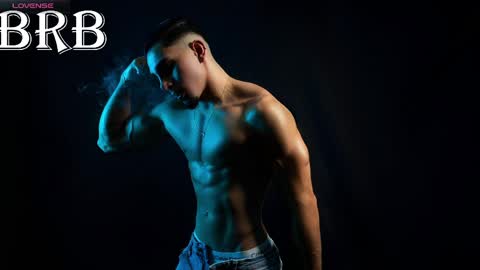 Santiago Seans online show from 5, 6, 2026
