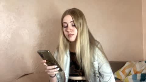 Snapshot of santosfiora chatting on 7, 10, 2025 Anna online show from 7, 10, 2025
