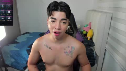 Snapshot of santy7u7 chatting on 4, 10, 2025 Mr. Santiago online show from 4, 10, 2025