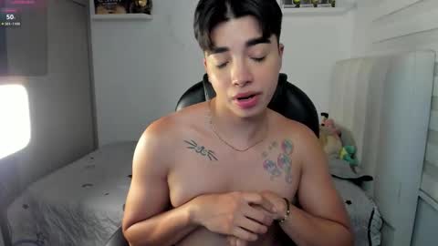 Snapshot of santy7u7 chatting on 20, 11, 2025 Mr. Santiago online show from 20, 11, 2025