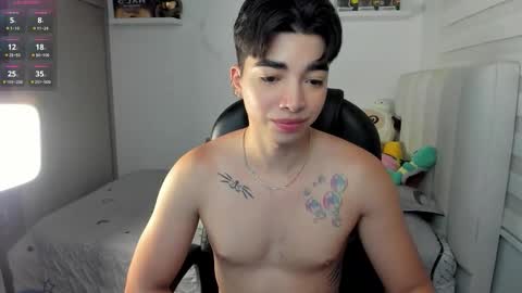 Snapshot of santy7u7 chatting on 22, 11, 2025 Mr. Santiago online show from 22, 11, 2025