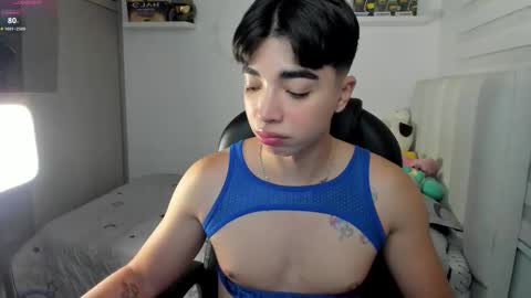 Snapshot of santy7u7 chatting on 4, 12, 2025 Mr. Santiago online show from 4, 12, 2025