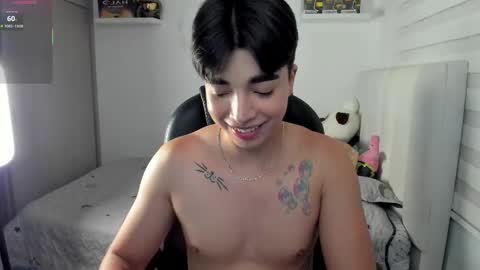 Snapshot of santy7u7 chatting on 17, 12, 2025 Mr. Santiago online show from 17, 12, 2025