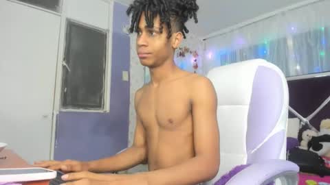 Snapshot of santy_bigcock_01 chatting on 5, 11, 2025 santy online show from 5, 11, 2025