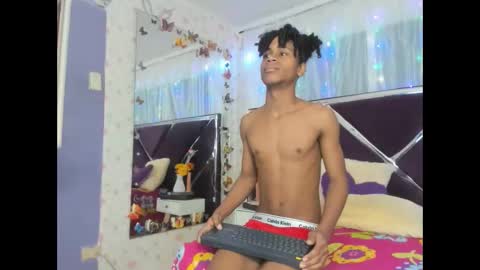 Snapshot of santy_bigcock_01 chatting on 6, 11, 2025 santy online show from 6, 11, 2025