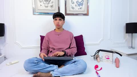 Snapshot of santy_carrington chatting on 31, 12, 2024 Santiago Carrington online show from 31, 12, 2024