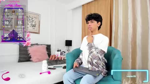 Snapshot of santy_carrington chatting on 13, 2, 2025 Santiago Carrington online show from 13, 2, 2025