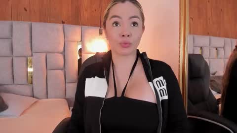 Saori  online show from 18, 10, 2025