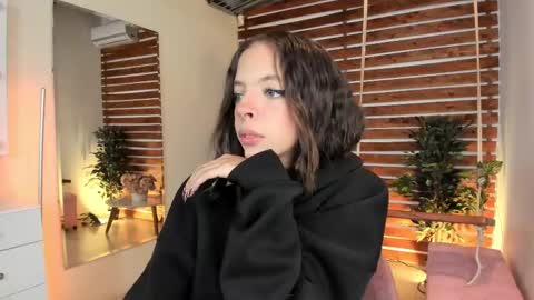 Snapshot of sapphire_venus chatting on 25, 2, 2025 Valerin online show from 25, 2, 2025