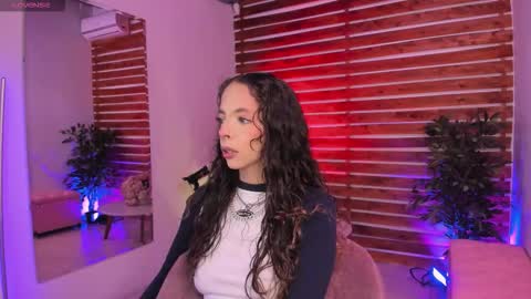 Snapshot of sapphire_venus chatting on 12, 11, 2025 Valerin online show from 12, 11, 2025