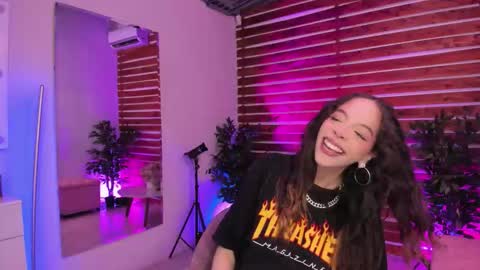 Snapshot of sapphire_venus chatting on 29, 11, 2025 Valerin online show from 29, 11, 2025