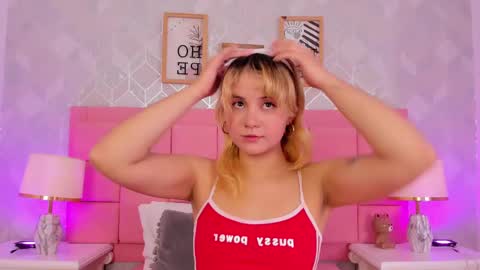 Snapshot of sara__williams chatting on 17, 2, 2025 Sara online show from 17, 2, 2025