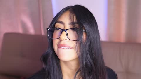 Sara  online show from 28, 1, 2025