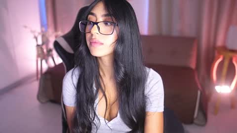 Sara  online show from 1, 2, 2025