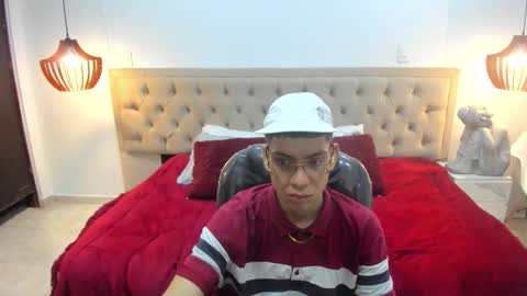   Sara and Demon  online show from 28, 11, 2025