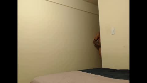 sara_johnson__ online show from 28, 2, 2025