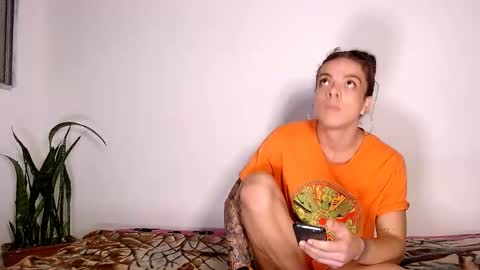 sara_johnson__ online show from 27, 9, 2025