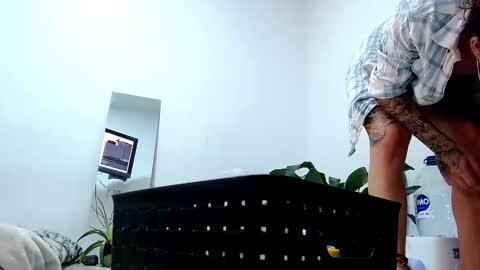 sara_johnson__ online show from 5, 11, 2025