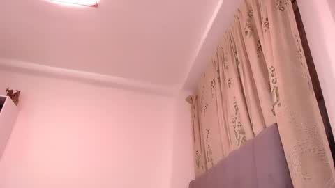 sara_johnson__ online show from 17, 4, 2026