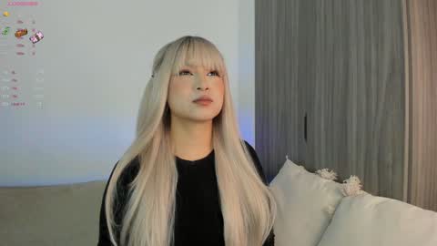 Snapshot of sara_kim_ chatting on 24, 1, 2025 Sara new account give me thomb up Follow me help me reach 15k followers again online show from 24, 1, 2025