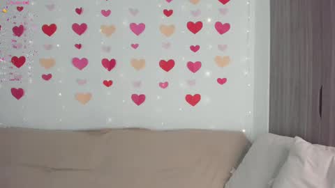 Snapshot of sara_kim_ chatting on 17, 2, 2025 Sara new account give me thomb up Follow me help me reach 15k followers again online show from 17, 2, 2025